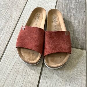 Woman’s Biostep slides size 9